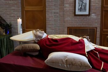 El Vaticano publica imágenes de la capilla de Benedicto XVI