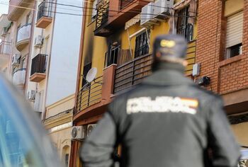 Mueren tres jóvenes al incendiarse un piso en Huelva
