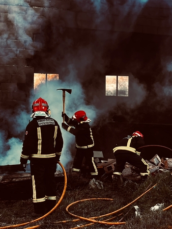 Los Bomberos de Santa María apagan un incendio en Torrepadre