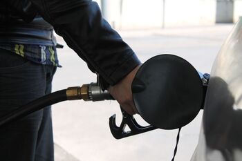 El diésel baja esta semana un 1% y la gasolina sube un 0,21%
