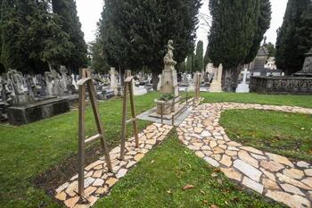 El cementerio estrena el recuerdo a fallecidos por la covid