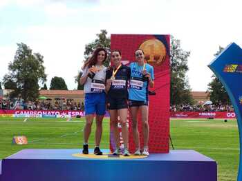 Eva Santidrián revalida su título de campeona de España en 400