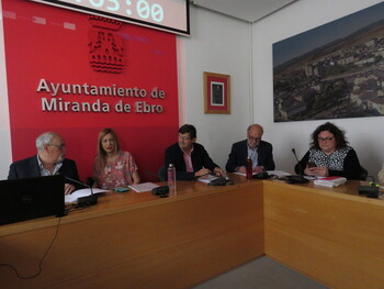 Denuncian que el PSOE usa las instituciones para 
