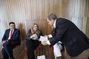 PP y Vox dilatan la negociación para gobernar en Burgos