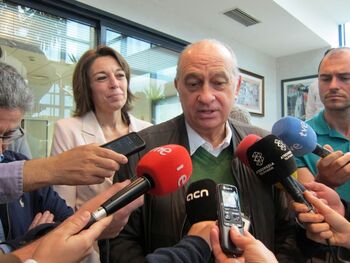 Fernández Díaz apoya que el PP responda por el caso 'Kitchen'