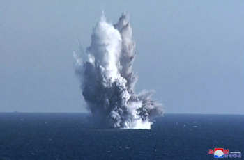 Pionyang prueba un dron submarino que crea tsunamis radioactivos