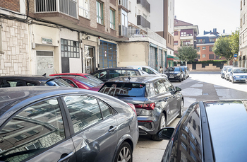 Urgen regular el aparcamiento en doble fila de San Nicolás