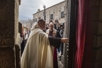 Ávila despide el año jubilar con el cierre de la Puerta Santa