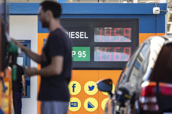 El consumo de carburantes remonta casi un 2% este año