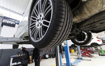 Los ladrones acechan a talleres de neumáticos por su ‘reventa’