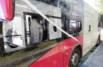 Un ataque vandálico pone en riesgo el servicio de bus urbano