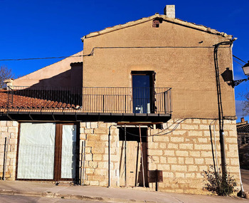 Palazuelos de Muñó adapta una antigua casa para centro social