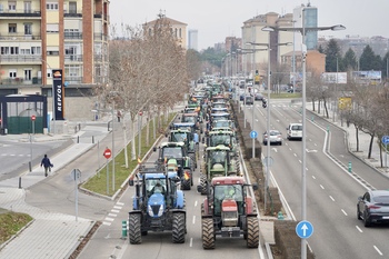 7.000 tractores escenifican en CyL el hartazgo del campo