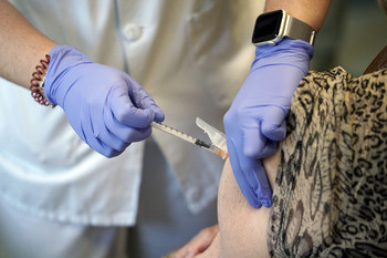 Sanidad llama a niños y mayores a vacunarse frente a la gripe