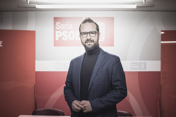 Hernández dimite de todos sus cargos en las Cortes y el PSOE