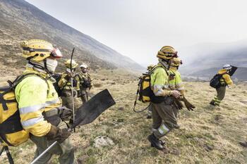 Una semana de fuego en Las Machorras quema ya 400 hectáreas