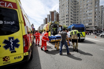 Seis heridos en un violento choque en la avenida Cantabria