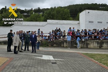 La Guardia Civil expone su trabajo a estudiantes de Briviesca