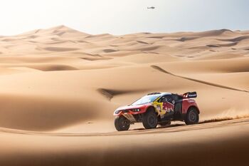 Loeb se estrena en el Dakar 2024