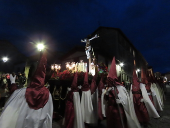 El Santo Entierro llena Medina de Pomar