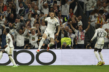 El Real Madrid firma otra noche mágica en el Bernabéu