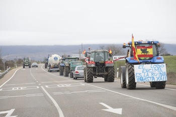 Más de 150 tractores luchan en Merindades
