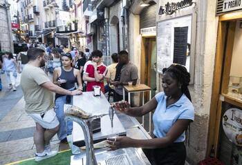 Los hosteleros sacarán 14 barras a la calle en Sampedros