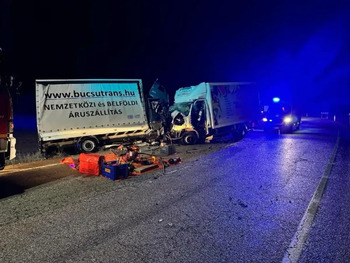 Fallece una mujer al chocar dos camiones en Soria