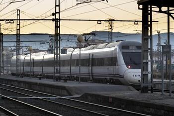 Renfe no asegura la parada en Miranda del tren Logroño-Madrid