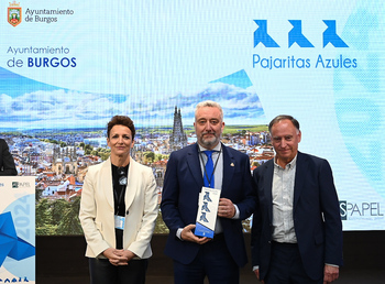 Burgos recibe un premio por el reciclaje de papel y cartón