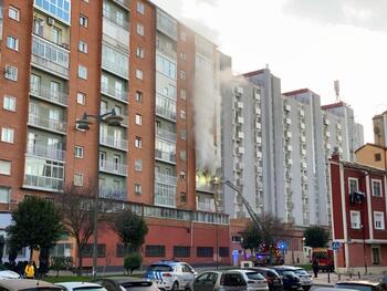 Muere una mujer en un incendio en un piso de Calleja y Zurita